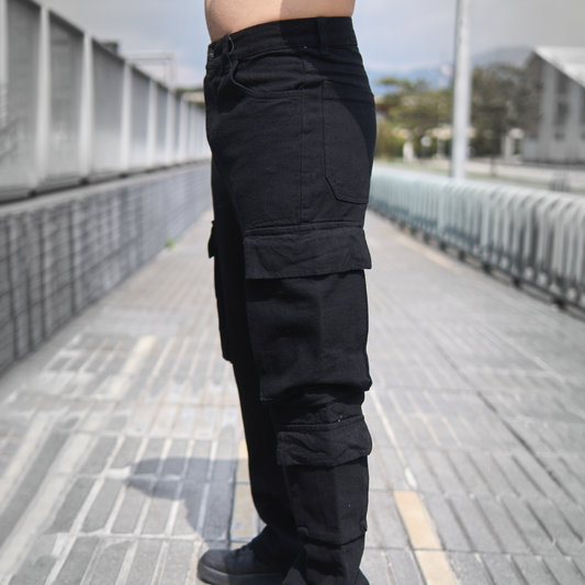 Pantalón cargo negro